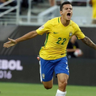 Philippe Coutinho celebra un gol con Brasil-AP / JOHN RAOUX