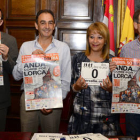Presentación de la carrera solidaria en el Ayuntamiento. / A. Martínez-