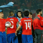 Los jugadores chilenos celebran la victoria ante Uruguay.-Foto: AP / LUIS HIDALGO