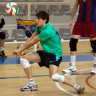 El nuevo líbero del CMA, Aharon Gámiz, en un partido con el Barcelona. / RFEVB-