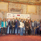 El consejero de Educación, Fernando Rey, junto a los premiados del Plan de Transferencia de Conocimiento Universidad Empresa 2015 (Plan TCUE).-ICAL