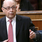 El ministro de Hacienda Cristobal Montoro durante la sesion de control al Gobierno en el Congreso de los Diputados este miércoles.-EFE / ZIPI