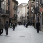 Turistas ayer en El Burgo-María Ferrer