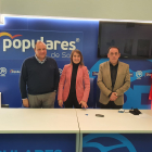 Pedro Antonio Heras, Rocío Lucas y Benito Serrano ayer tras el Comité de Dirección del PP. HDS