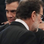 Mariano Rajoy y Pedro Sánchez en la entrega del premio Cervantes en Alcalá de Henares.-EFE