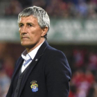 Quique Setién durante el partido de Liga contra el Granada.-