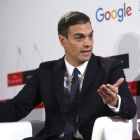 El presidente del Gobierno, Pedro Sánchez, en un desayuno informativo de The Economist, en Madrid.-DAVID CASTRO