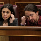 Pablo Iglesias e Irene Montero, en el Congreso.-JOSÉ LUIS ROCA