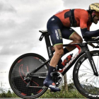Jon Izagirre durante la contrarreloj de este sábado en el Tour de Francia.-AFP/ MARCO BERTORELLO