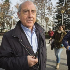 El presidente del PP de Valencia, Alfonso Novo, a su llegada a los juzgados para declarar por la supuesta financiación irregular del partido.-MIGUEL LORENZO