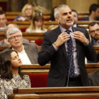 El portavoz de Ciutadans, Carlos Carrizosa, junto a su líder en Catalunya, Inés Arrimadas.-ALBERT BERTRAN