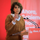 La ministra de Justicia en funciones, Dolores Delgado, durante su intervención en un mitin en la localidad de la Felguera (Langreo).-EFE