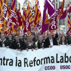 Reacción sindical. Manifestación contra la reforma laboral en Barcelona.-ELISENDA PONS