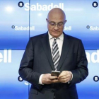 Josep Oliu, presidente del Banc Sabadell.-EFE / ANDREU DALMAU