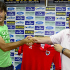 Unai Expósito durante su presentación como nuevo jugador rojillo. / ÁLVARO MARTÍNEZ-