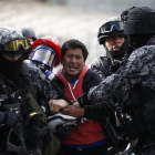 Los manifestantes tienen al parecer como destino final La Paz.-AP