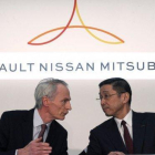 Jean-Dominique Senard (izquierda) e Hiroto Saikawa, CEO de Nissan.-AGENCIAS