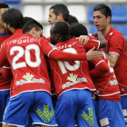 Los jugadores del Numancia celebran uno de los tres goles marcados ante el Xerez. / DIEGO MAYOR-