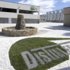 Instalaciones de Distiller en el polígono Emiliano Revilla. / ÁLVARO MARTÍNEZ-