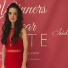 Marián Ávila luciendo un vestido rojo de la nueva colección de Talisha White en la Semana de la Moda de Nueva York.-LEANNE ITALIE