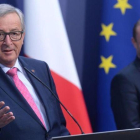 El presidente de la Comisión Europea, Jean-Claude Juncker, en la rueda de prensa que ha dado junto al primer ministro de Malta, Joseph Muscat.-MATTHEW MIRABELLI