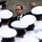 El presidente francés, Francois Hollande, en la ceremonia de homenaje a los agentes policiales asesinados por un yihadista.-EFE / ETIENNE LAURENT