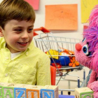 Barrio Sésamo pone en marcha un proyecto para concienciar sobre los niños con autismo, que incluye un nuevo 'muppet' llamado Julia.-