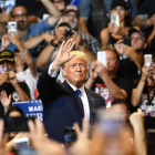 Simpatizantes de Trump le jalean a su llegada a un mitin en Pensilvania.-MANDEL NGAN (AFP)