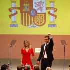 Pedro Sánchez, junto a su esposa, Begoña Fernández, en el acto del PSOE en Madrid.-Foto: AGUSTÍN CATALÁN