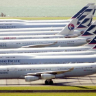 Aviones de Cathay Pacific en el aeropuerto de Hong Kong.-VINCENT YU / AP