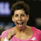 Carla Suarez celebra su victoria y pase a cuartos de final en el Abierto de Australia.-REUTERS / ISSEI KATO