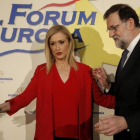 Mariano Rajoy y Cristina Cifuentes, en el desayuno celebrado este lunes en el Casino de Madrid.-JOSÉ LUIS ROCA