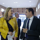 La consejera de Economía y Empleo, Pilar del Olmo, inaugura la Jornada 'La influencia de la industria extractiva de materias primas y la metalurgia en el desarorllo económico y social de Castilla y León', organizada por Confedem. En la imagen junto a Juan-Ical