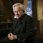 Noam Chomsky, el nombre más conocido de los 1465 firmantes por la libertad de los presos políticos y por unas elecciones limpias.-JOAN CORTADELLAS (ARCHIVO)