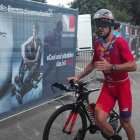 Rubén Andrés en el momento de afrontar el inicio del sector en bicicleta con 150 kilómetros sobre las dos ruedas.-HDS