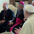 El Papa dirigiéndose a los obispos, entre ellos a Abilio Martínez.-HDS
