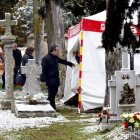 La exhumación de Leoncio González de Gregorio se realizó el 23 de marzo de 2017 en el cementerio de Quintana Redonda.-VALENTIN GUISANDE