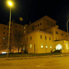 Imagen nocturna del Hospital Virgen del Mirón.-Álvaro Martínez