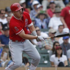 Mike Trout, bateando contra Arizona.-