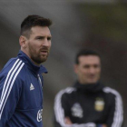 Messi, en un entrenamiento con la selección argentina en Ezeiza (Buenos Aires).-AFP / JUAN MABROMATA