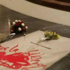Así ha quedado la lápida de Francisco Franco.-LA SEXTA