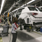El descenso del 1% en la producción industrial de la Eurozona representa la mayor caída desde diciembre de 2016.-JOAN CORTADELLAS (EL PERIÓDICO)