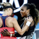 Serena conversa con Lucic-Baroni tras superarla en semifinales-MADE NAGI / EFE