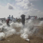 Enfrentamientos entre israelís y palestinos en Cisjordania con motivo del aniversario del estado de Israel.-MOHAMMED SABER (EFE)