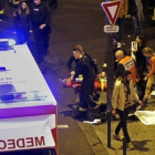 Imágenes del momento de los fusilamientos en la sala Bataclan de París.-