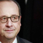 Hollande, durante su entrevista en la emisora France Inter, este lunes.-Foto: REUTERS / REMY DE LA MAUVINIERE
