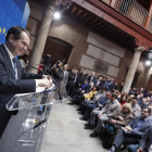 El presidente de la FEMP, Abel Caballero, se dirige a los 300 alcaldes españoles reunidos en la sede de la Federación.-EFE / JAVIER LIZON