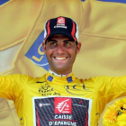 Óscar Pereiro, en el podio de Montélimar (Tour del 2006).-AP / ALESSANDRO TROVATI