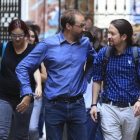 El coordinador nacional de ICV, Joan Herrera, y el secretario general de Podemos, Pablo Iglesias, el pasado 26 de junio, en Barcelona.-FERRAN NADEU