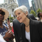 La candidata verde Jill Stein habla con sus simpatizantes.-REUTERS / DOMINICK REUTER